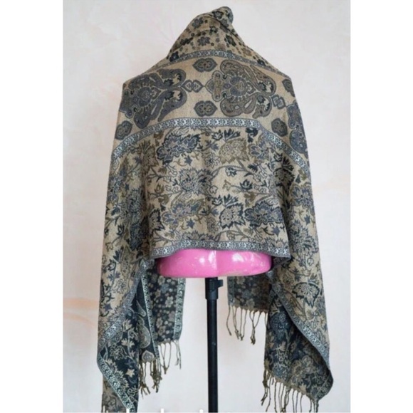 Pashmina Shawls Wraps Paisley Floral Gold Black Soft Silky Scarf - Picture 1 of 4